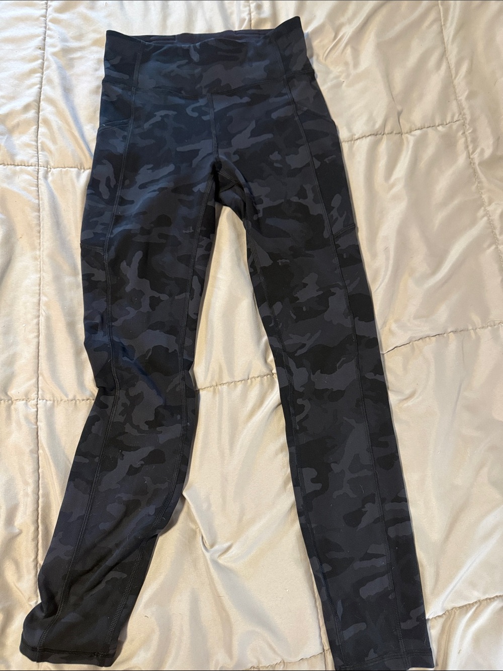 Lululemon Black Camo Leggings Size 4